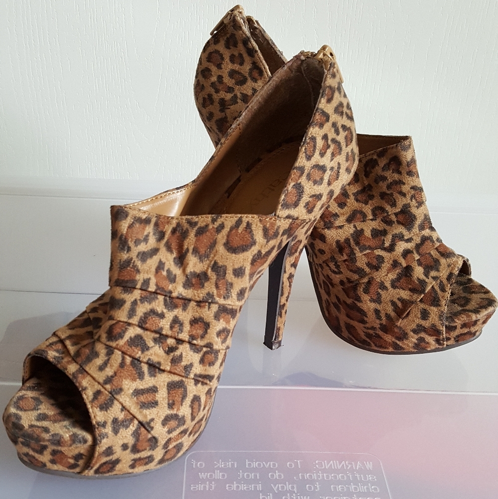 Leopard Peep Toe Pumps
